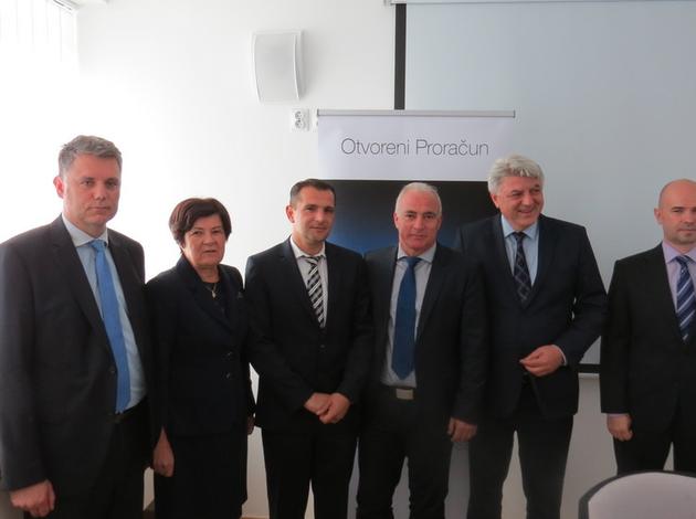 Predsjednik Hrvatske zajednice županija Goran Pauk, Zlatko Komadina i Matija Posavec na predstavljanju projekta Otvoreni proračun