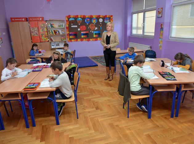 Violeta Pranjić, učiteljica u Područnoj školi Gola osvojila je nagradu Ministarstva zaštite okoliša za brojne ekološke akcije koje organizira u suradnji sa svojim učenicima