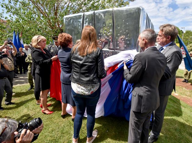 Svečano otkrivanje spomenika hrvatskim braniteljima u Zadru