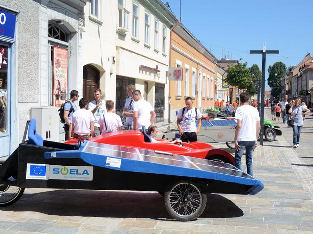Izložba solarnih, hibridnih i električnih automobila