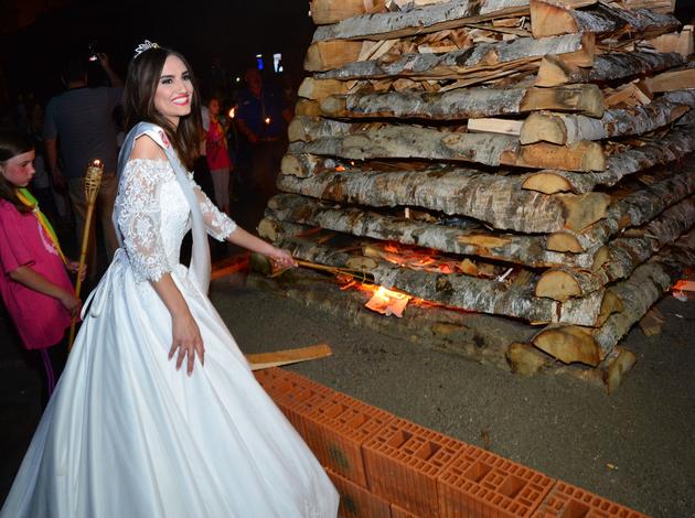 Misica Helena Matošević zapalila Ivanjski krijes