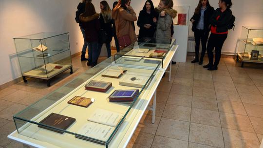 Izložba knjiga iz vrijedne privatne zbirke bibliofila Zvonimira Bračuna