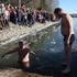 Odvažnih 11 Ogulinaca i prijatelja skočilo u jezero Sabljaci
