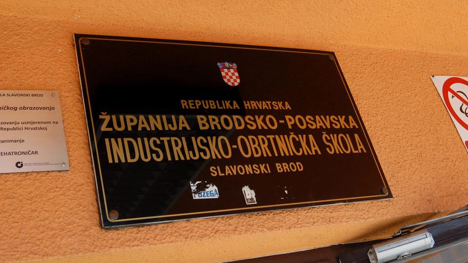 Industrijsko-obrtnička škola u Slavonskom Brodu