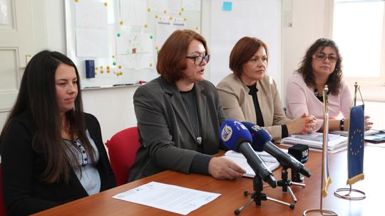 Ženska grupa Korak u suradnji s Centrom za socijalnu skrb u Karlovcu i Sisku osigurat će edukaciju za nezaposlene za tražena zanimanja
