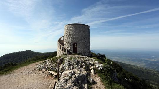 Vrh Vojak na nadmorskoj visini 1396 m planine Učka