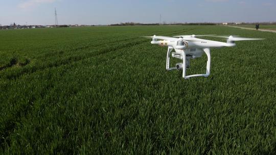 Dronovi će snimati poljoprivredne površine