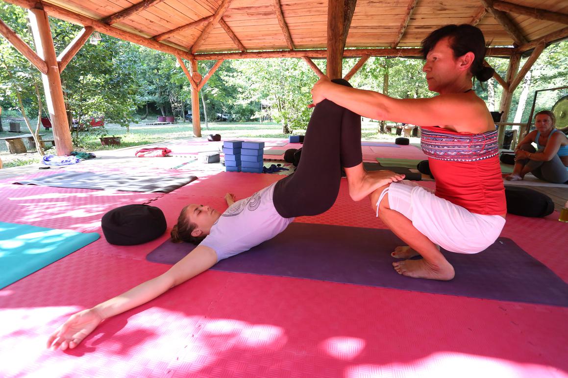 U ‘Robinzonski kamp’ na jogu i meditaciju