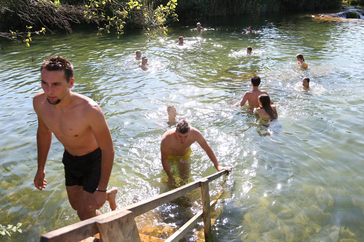 Uz Mrežnicu niz atraktivnih kupališta, najpopularniji Otok ljubavi i kamp Slapić