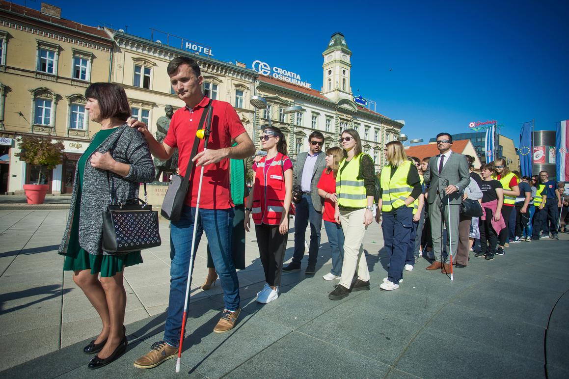 Akcijom 'Prošetajmo Zajedno' obilježen dan slijepih i slabovidnih osoba
