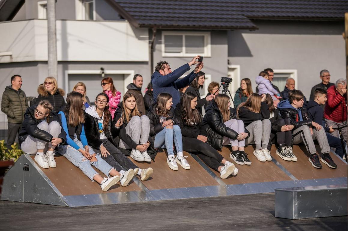 Mladi u Radničkoj ulici otvorili svoj skate park vrijedan 150.000 eura