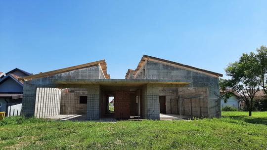 DO KRAJA godine na zgradi vrtića bit će završeni svi građevinski radovi, nakon čega počinje opremanje, kaže načelnik Općine Gunja Ante Gutić