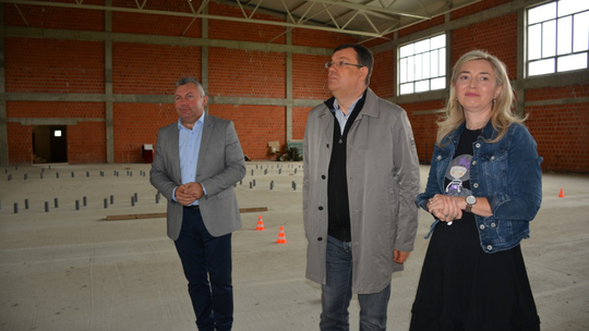 Županija osigurala 10 mil. kuna Školsko-sportska dvorana u Velikoj Pisanici stoji nedovršena od 2010. godine, no to će se promijeniti