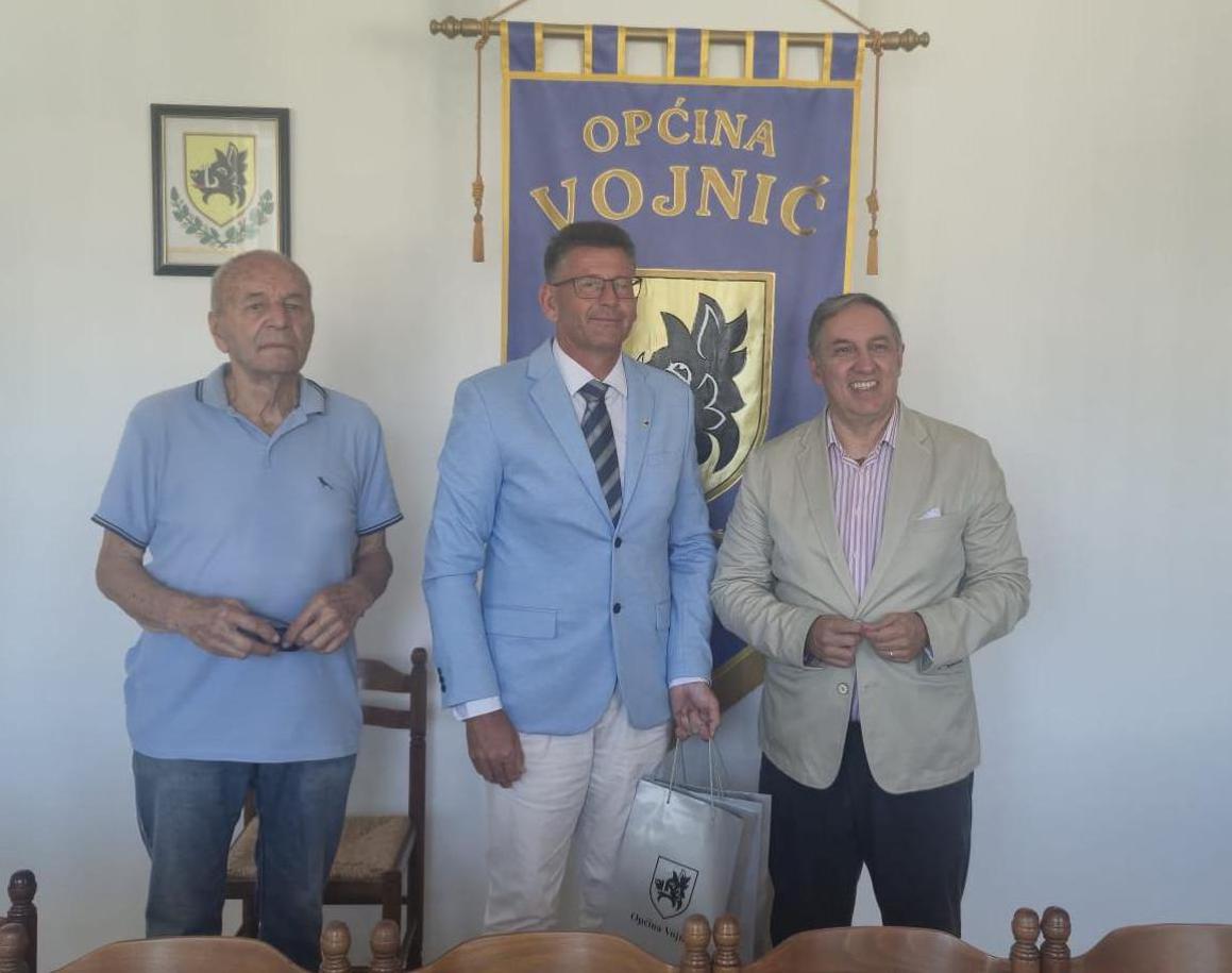 U sklopu posjeta španjolskog veleposlanika zasađeno novo stablo u Parku prijateljstva