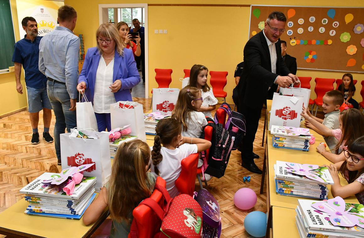 Uskoro će sve osnovne škole u županiji raditi u jednoj smjeni