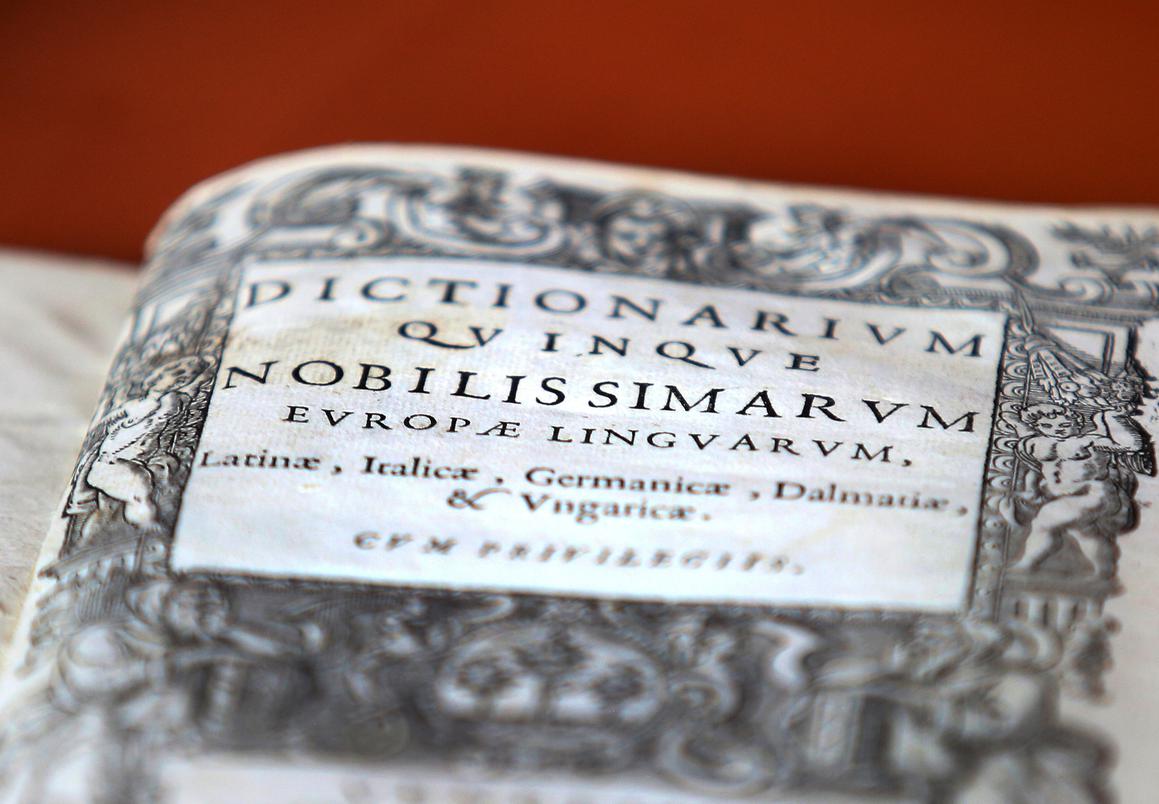 Šibenska knjižnica nabavila originalno izdanje Peterojezičnog rječnika Fausta Vrančića