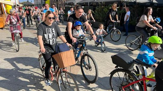 "Jesenski đir" nije bio natjecateljskog karaktera, odnosno bila je to lagana vožnja biciklom oko grada, uz smijeh i ugodno druženje, ali i razgledavanje okolice