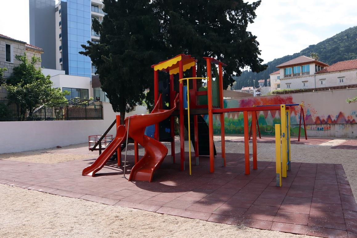 Obnovljeno dječje igralište u Uvali Lapad