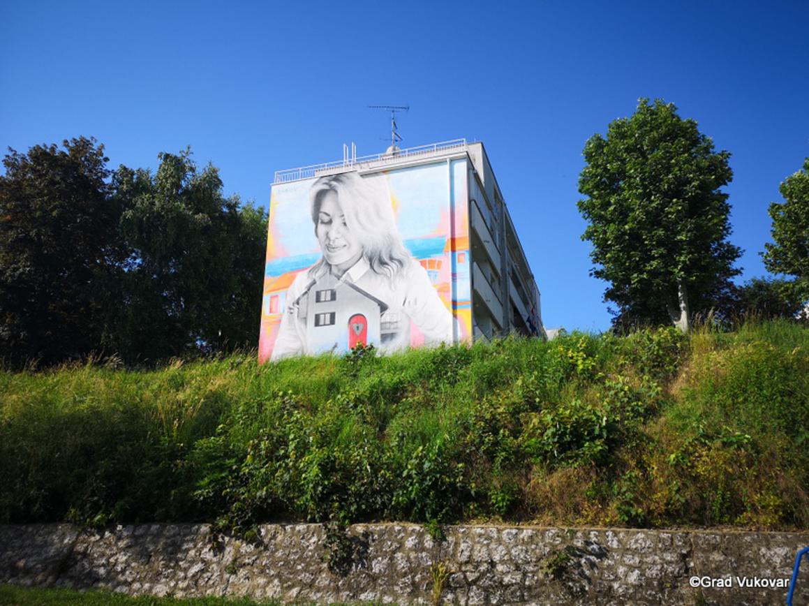 Umjetnici oslikali pročelja pet zgrada, a u planu je i uvođenje murala u turističku ponudu