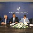 Potpisivanje ugovora za Metković