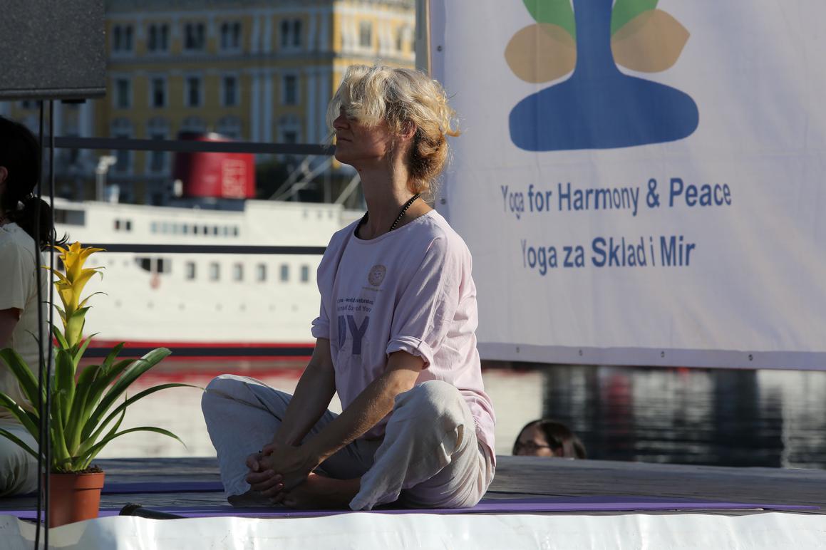 Na lukobranu Molo longo obilježen Međunarodni dan joge