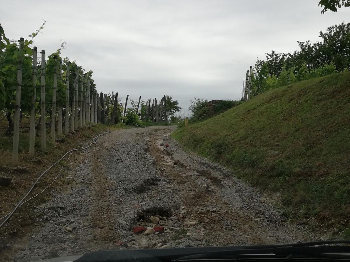 Bujice teško oštetile makadamske ceste