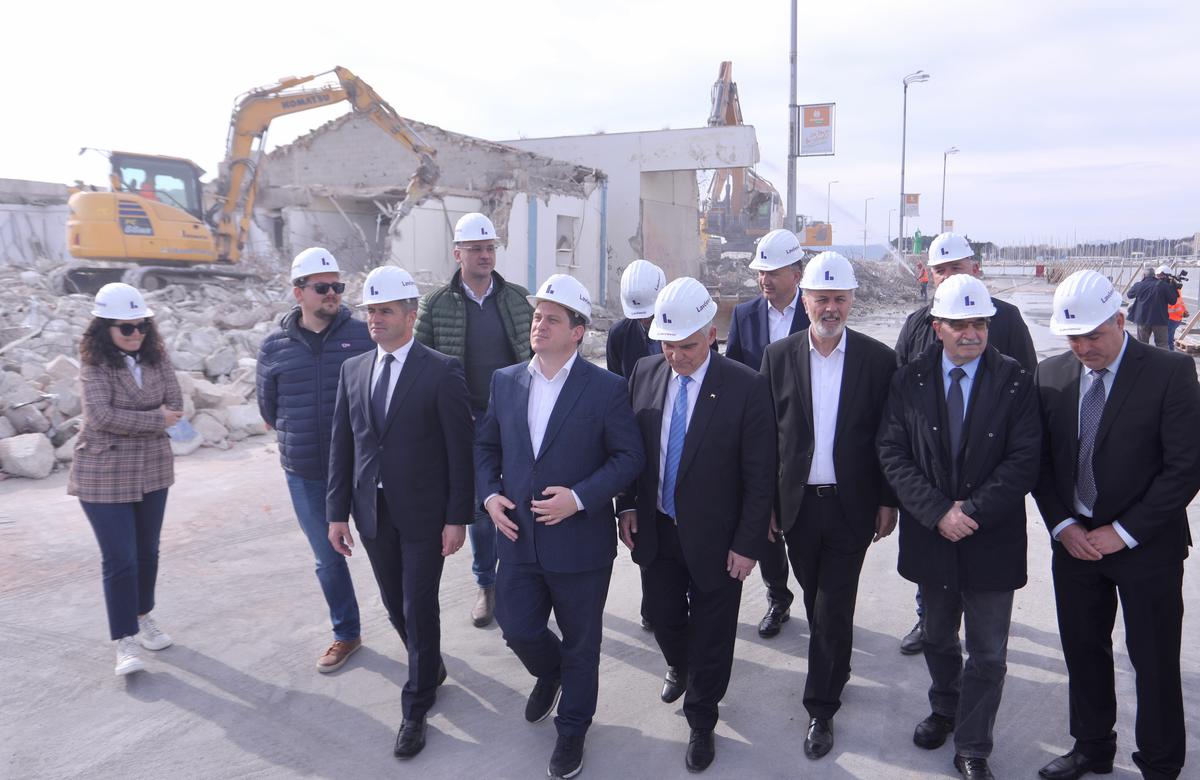Župan Boban i ministar Butković obišli su i radove u sklopu projekta gradnje novog putničkog terminala u Gradskoj luci Split