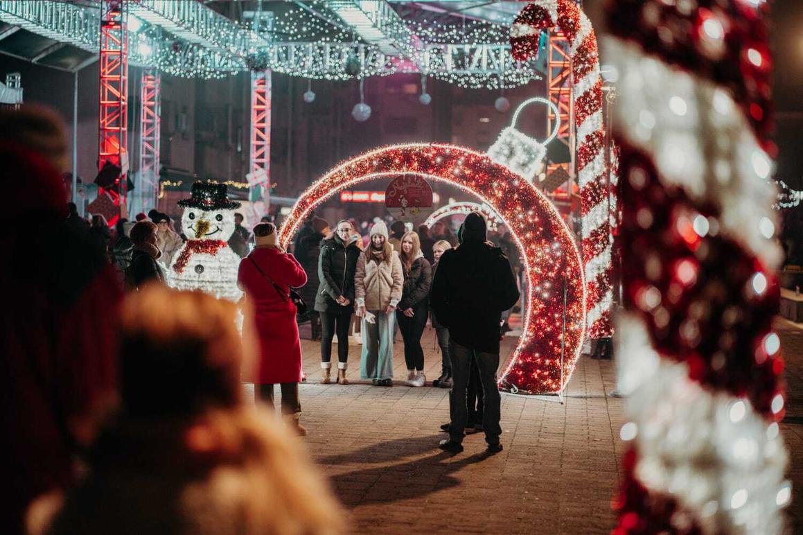 Advent s 38 dana čarolije, glazbe, slatkih iznenađenja i klizanja