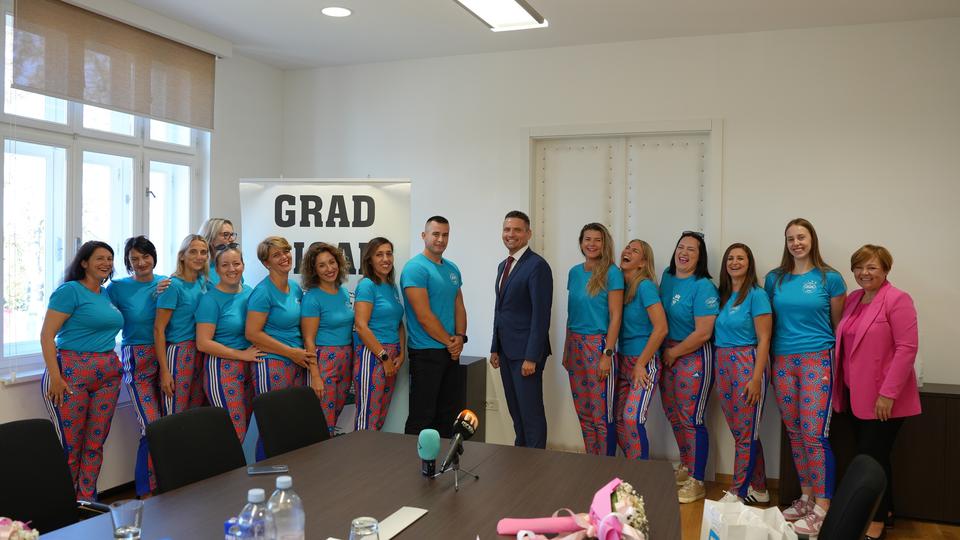 storyeditor/2025-09-27/sisak_c_slager_prijem_ladjarica__2_.jpg