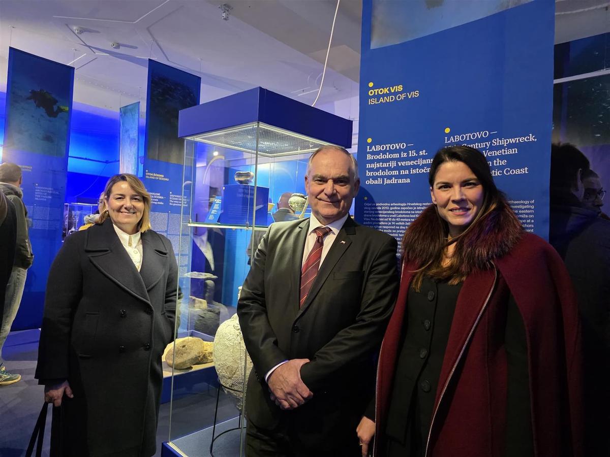 O značaju izložbe i podvodne baštine govorili su Danica Baričević, Blaženko Boban i Matea Dorčić