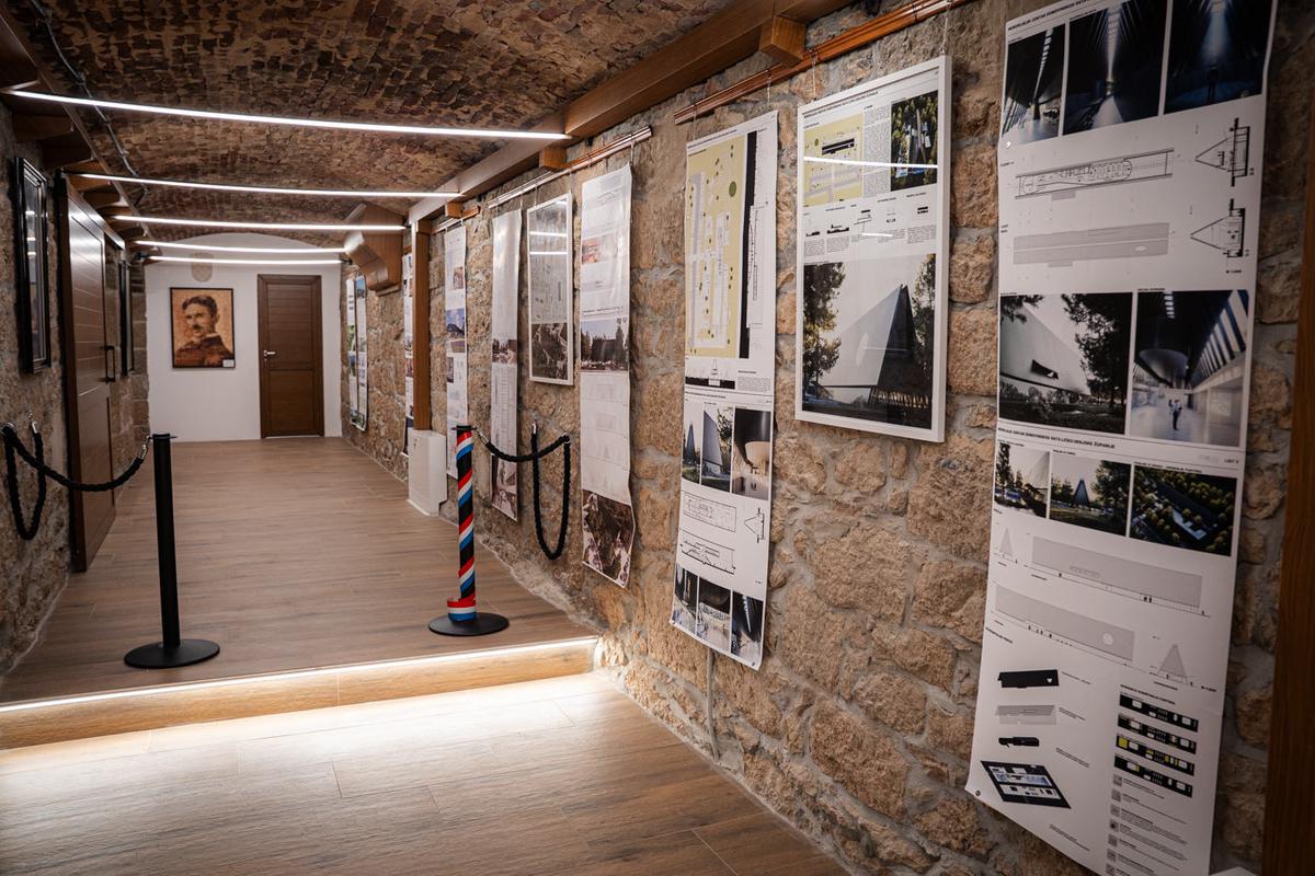 storyeditor/2025-04-25/memorijalni_centar_2.jpg IZLOŽBA natječajnih radova za idejno rješenje budućeg Memorijalnog centra Domovinskog rata Ličko-senjske županije