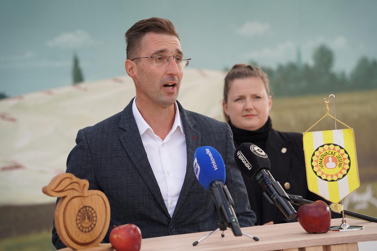 Tijekom manifestacije objavljene su brojne fotografije i videozapisi na službenim kanalima