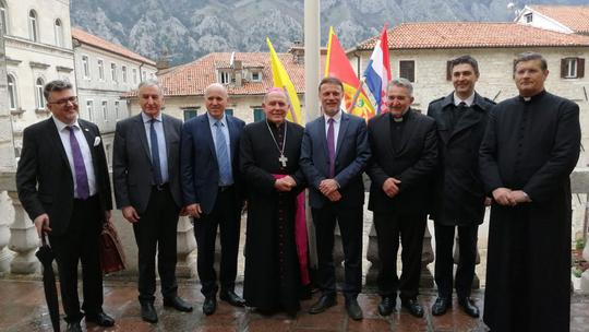 Hrvatsku zajednicu u Crnoj Gori posjetili su predsjednik Sabora Gordan Jandroković, župan Božo Galić, gradonačelnik Dubrovnika Mato Franković