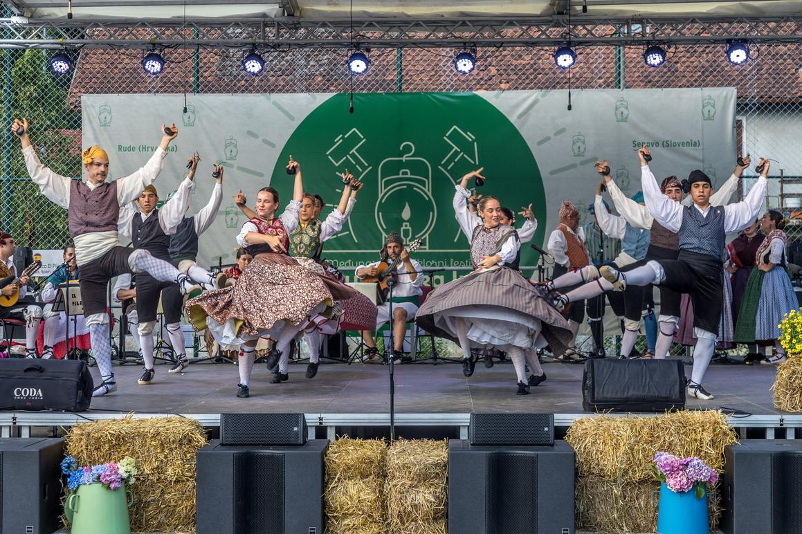 Održan i prvi Međunarodni folklorni festival