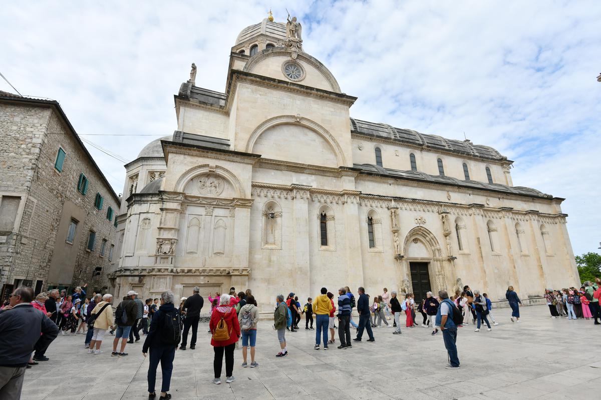 Kao ključna točka u ocjeni izdvojena je i katedrala sv. Jakova, a hvali se i gastronomija