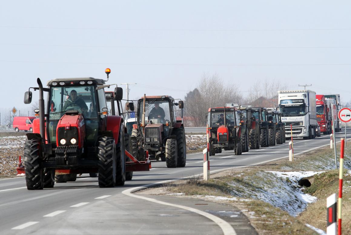 Ne vozite neregistrirane traktore!