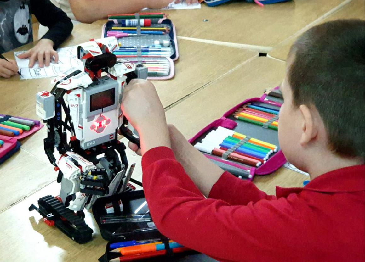Roboti dolaze u sve osnovne škole grada Osijeka