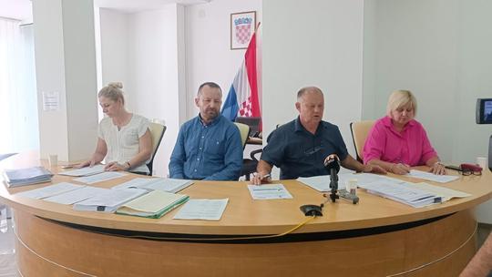 Izvješće je obrazložio gradonačelnik Josip Mišković