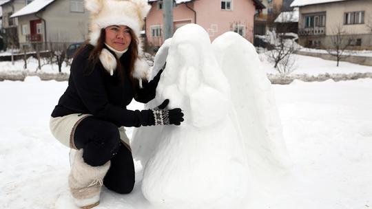skulpture od snijega Monike Furdek