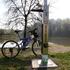 Pametni stup za bicikle: uz pomoć Sunčeve energije pune se gume, a ima i alat za popravak