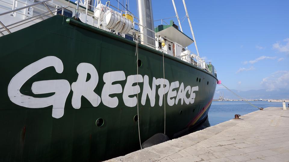 Brod Greenpeacea