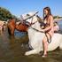 Nesvakidašnji prizor na Dravi: i konji potražili osvježenje od ljetnih vrućina