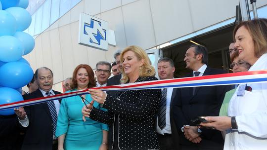 Predsjednica Republike Hrvatske Kolinda Grabar Kitarović sudjelovala je na 25. godišnjici uspješnog poslovanja tvrtke Medico te je prerezala vrpcu na otvorenju Specijalne bolnice Medico
