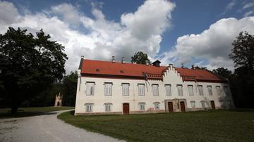 Jelačićevi novi dvori
