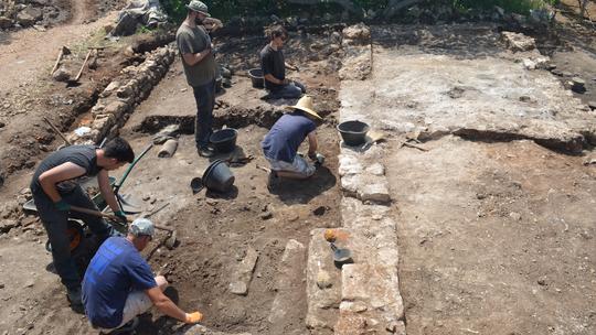 Arheološka istraživanja u Tkonu
