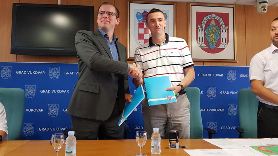 Potpis ugovora za obnovu stadiona u Vukovaru