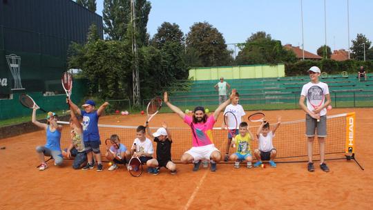 Besplatan teniski kamp u Borovu naselju