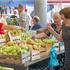 Bogata ponuda voća i povrća na gradskoj tržnici
