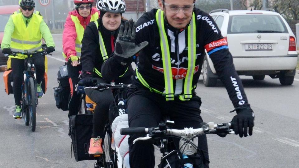 'Vukovi' krenuli na biciklistički maraton Sisak - Vukovar KATEGORIJE