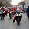 Popularni Moto Mrazovi obilazili škole i vrtiće i poklonima razveselili djecu
